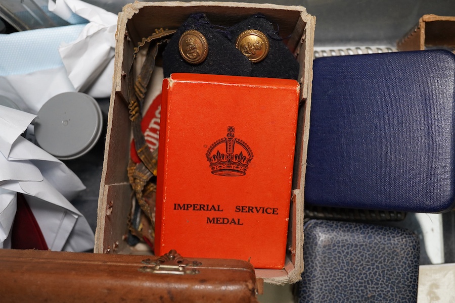 British and World coins, 20th century and a George V and Queen Mary silver jubilee medal, and a Suez Canal stamp in presentation case.